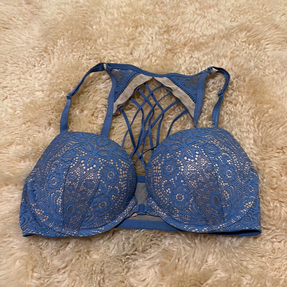 Victoria’s Secret very sexy plunge
